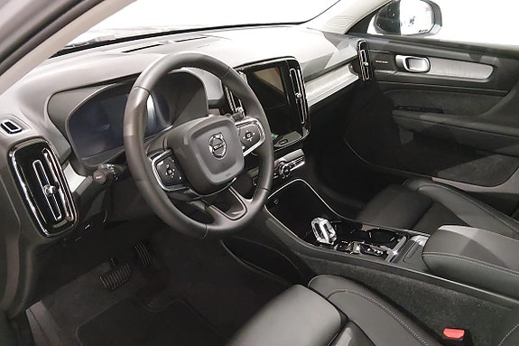 Volvo XC40 13 of 20