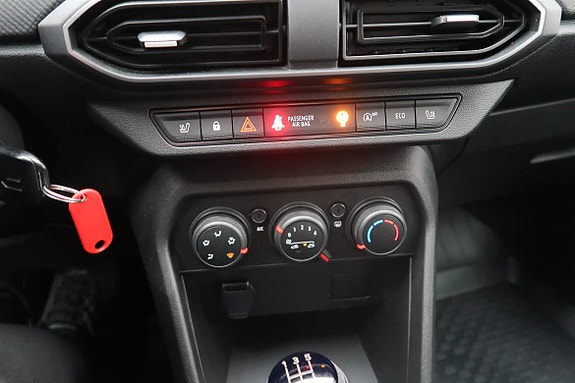 Dacia Sandero 9 of 13