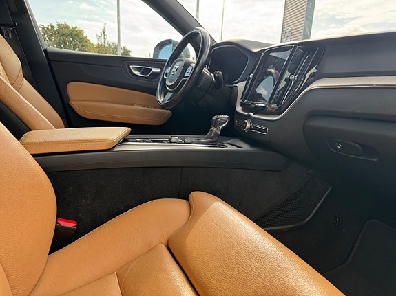 Volvo XC60 3 of 7