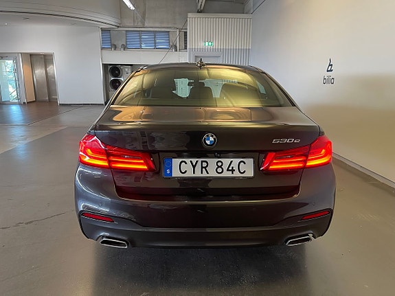BMW 530e 4 of 18