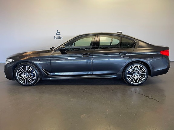 BMW 530e 2 of 18