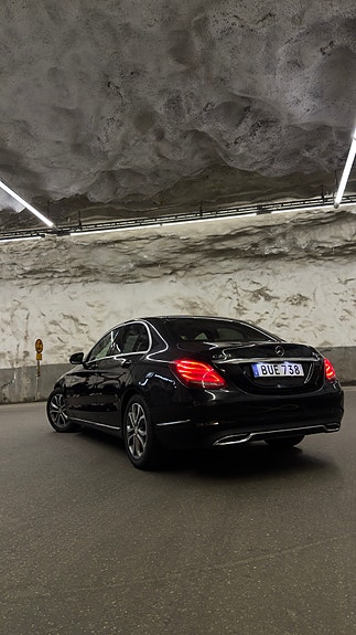 Mercedes-Benz C220 d 3 of 11