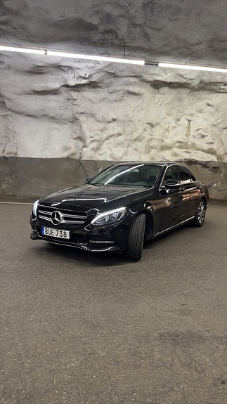 Mercedes-Benz C220 d 2 of 11
