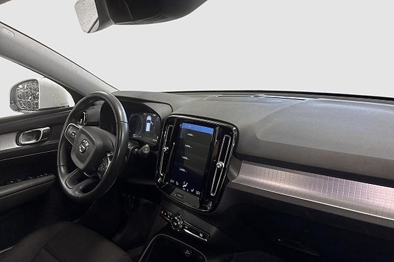 Volvo XC40 7 of 11