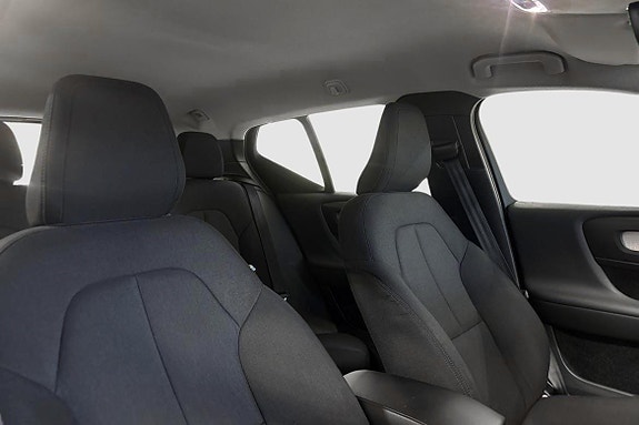 Volvo XC40 6 of 11
