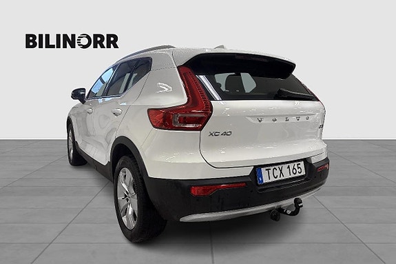 Volvo XC40 4 of 11