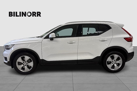 Volvo XC40 3 of 11