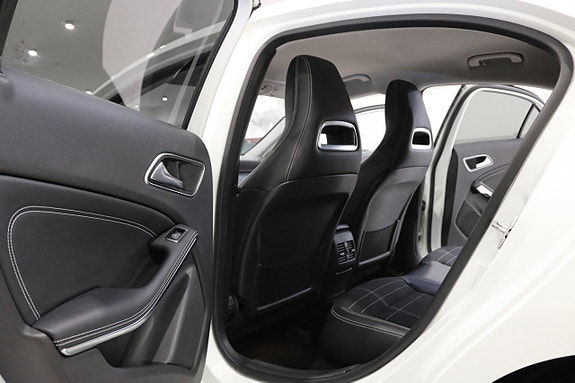 Mercedes-Benz A180 16 of 28
