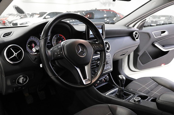 Mercedes-Benz A180 10 of 28