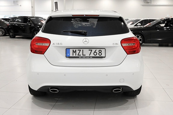 Mercedes-Benz A180 4 of 28