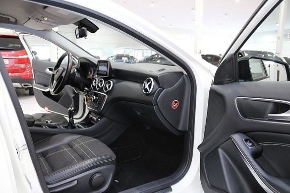 Mercedes-Benz A180 13 of 28