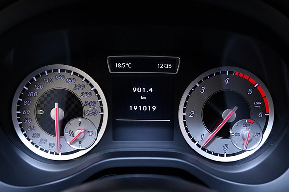 Mercedes-Benz A180 26 of 28
