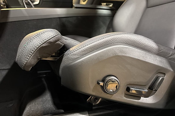 Volvo XC60 18 of 30