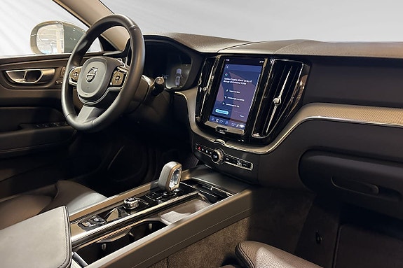 Volvo XC60 10 of 30