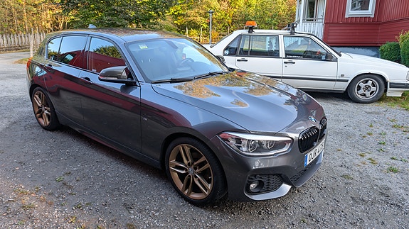 BMW 118d 4 of 8