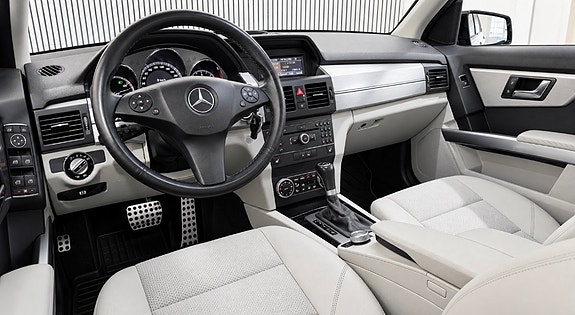 Mercedes-Benz GLK220 25 of 29