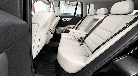 Mercedes-Benz GLK220 19 of 29