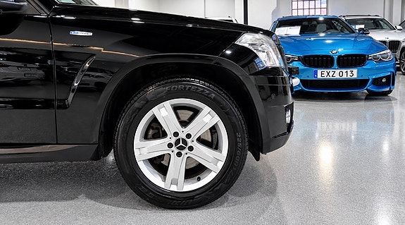 Mercedes-Benz GLK220 6 of 29