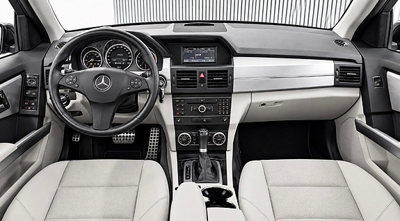 Mercedes-Benz GLK220 26 of 29