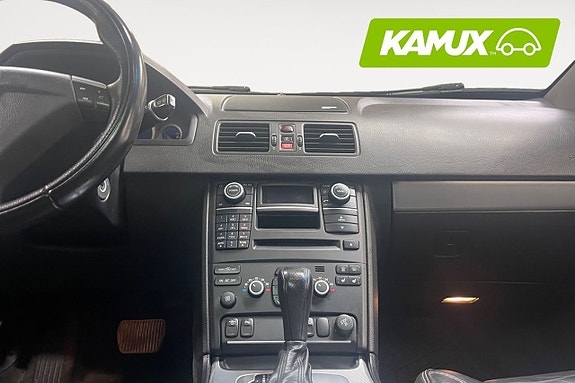 Volvo XC90 11 of 20