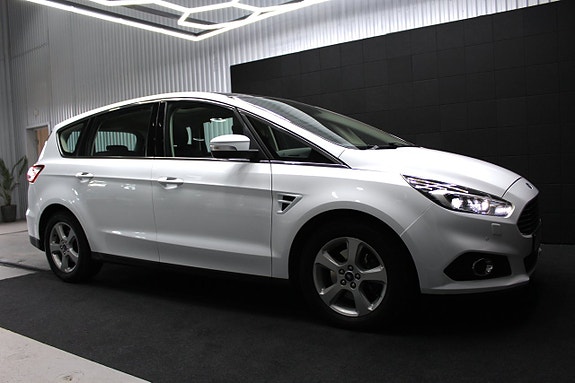 Ford S-MAX 8 of 28