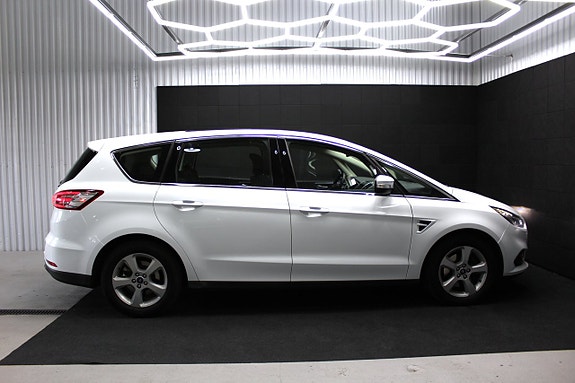 Ford S-MAX 7 of 28