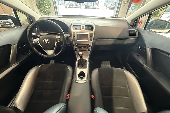 Toyota Avensis 11 of 22