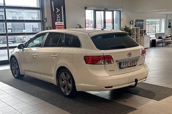 Toyota Avensis 5 of 22