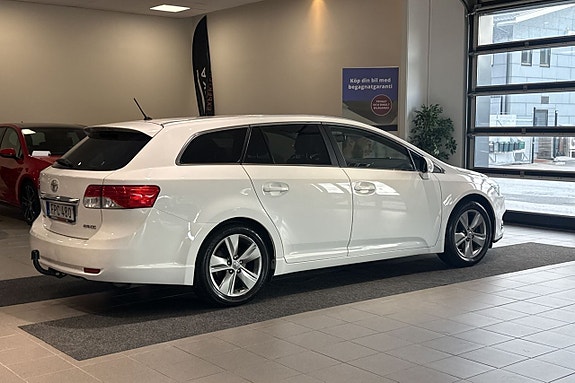 Toyota Avensis 3 of 22