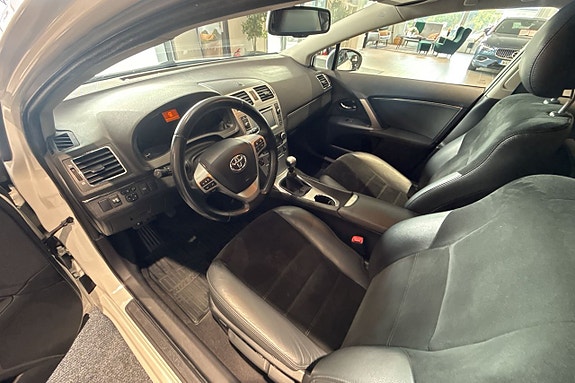 Toyota Avensis 12 of 22