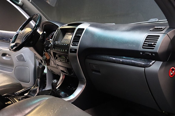 Toyota Land Cruiser 16 of 26