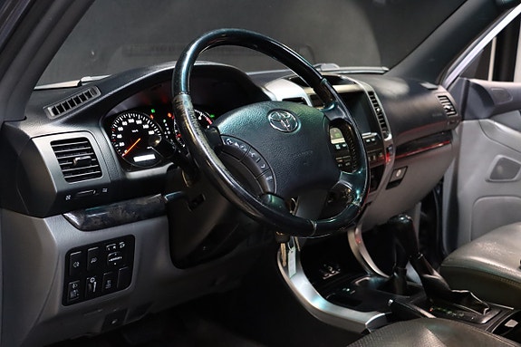 Toyota Land Cruiser 12 of 26