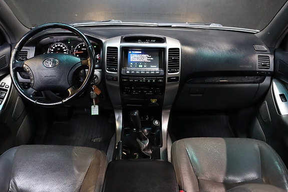 Toyota Land Cruiser 19 of 26