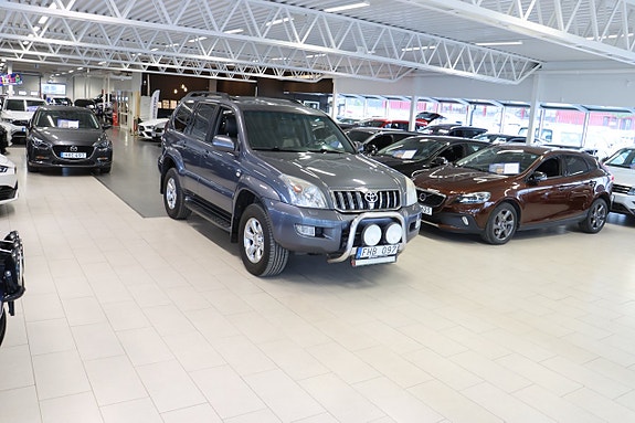 Toyota Land Cruiser 3 of 26
