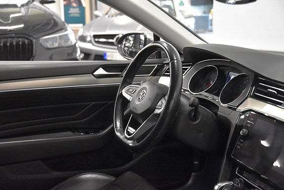 Volkswagen Passat Alltrack 9 of 21