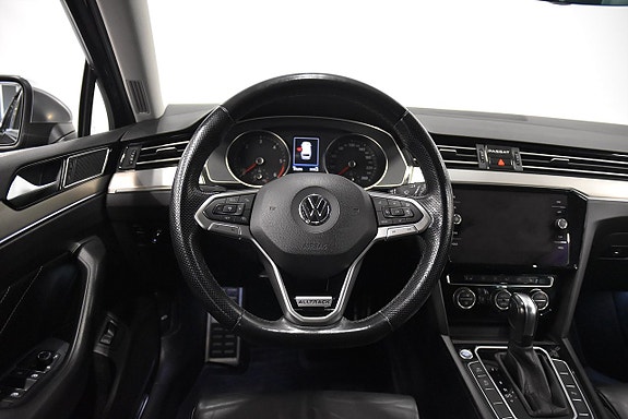 Volkswagen Passat Alltrack 2 of 21