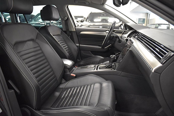 Volkswagen Passat Alltrack 12 of 21