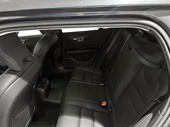 Volvo V60 7 of 20