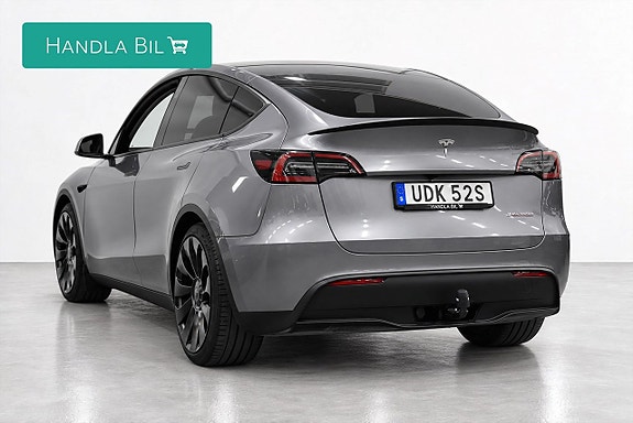 Tesla Model Y 7 of 26