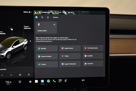 Tesla Model Y 18 of 26