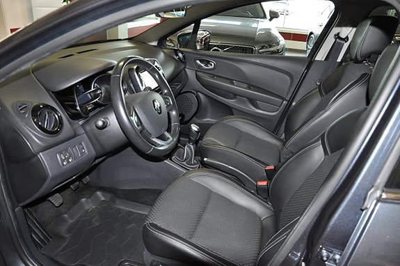 Renault Clio 13 of 14