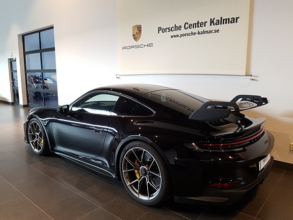 Porsche 911 GT3 4 of 9