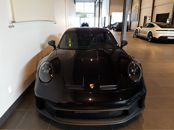 Porsche 911 GT3 3 of 9