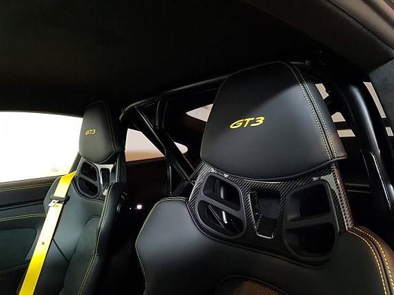 Porsche 911 GT3 8 of 9