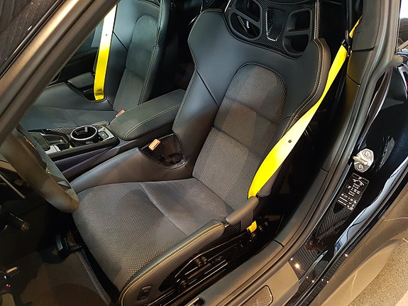 Porsche 911 GT3 7 of 9