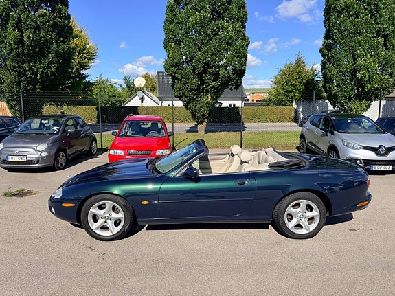 Jaguar XK 2 of 13