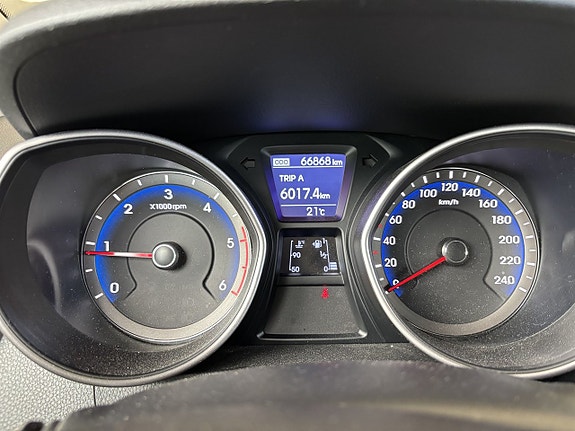 Hyundai i30 8 of 9