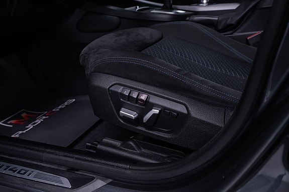 BMW M140i 10 of 21
