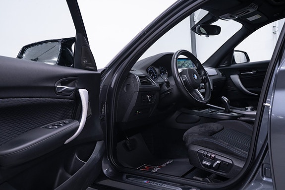 BMW M140i 7 of 21