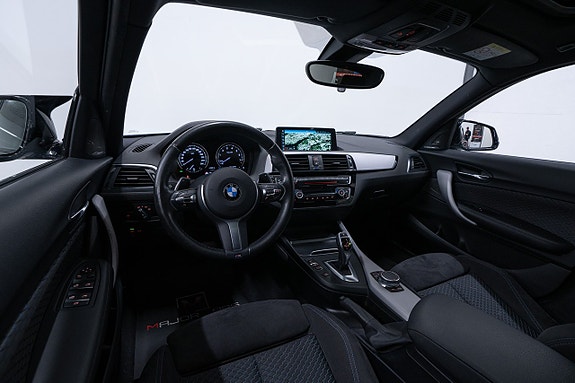 BMW M140i 13 of 21